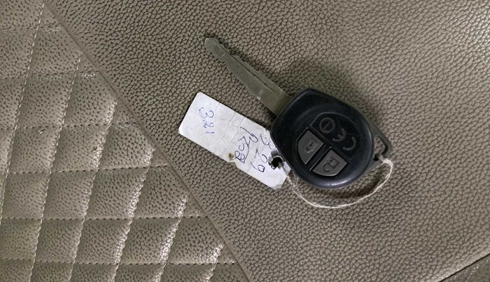 2017 Maruti Dzire VXI, Petrol, Manual, 51,610 km, Key Close Up