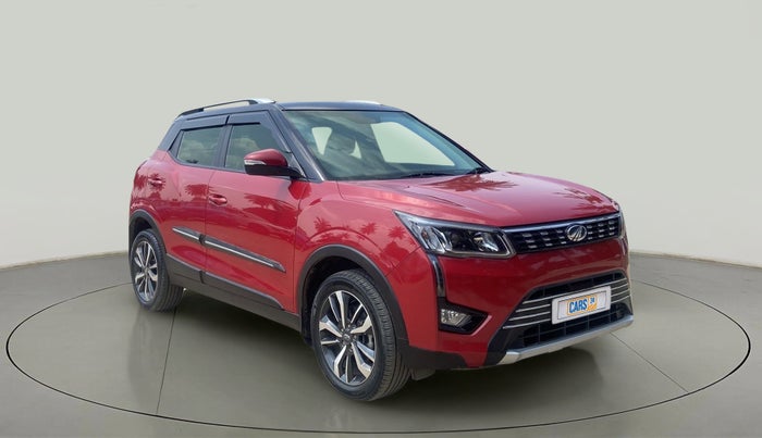 2019 Mahindra XUV300 W8 (O) 1.5 DIESEL AMT, Diesel, Automatic, 19,710 km, Right Front Diagonal