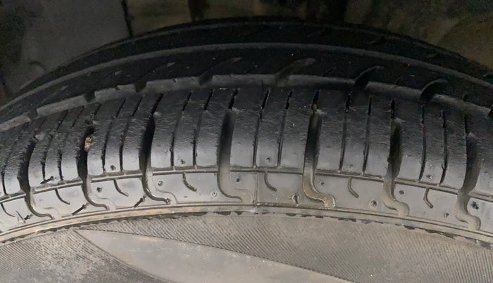 2019 Renault Kwid RXL, Petrol, Manual, 62,947 km, Left Front Tyre Tread