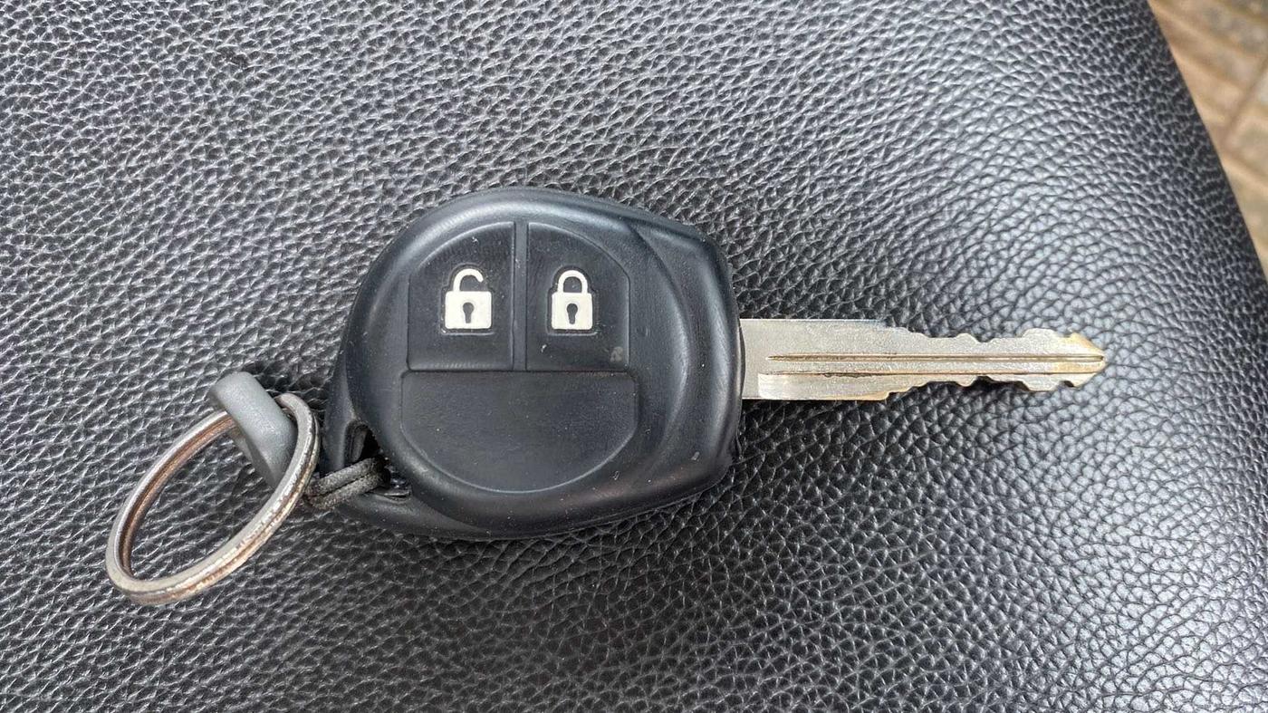 2017 Maruti Baleno DELTA PETROL 1.2, Petrol, Manual, 64,218 km, Key Close Up