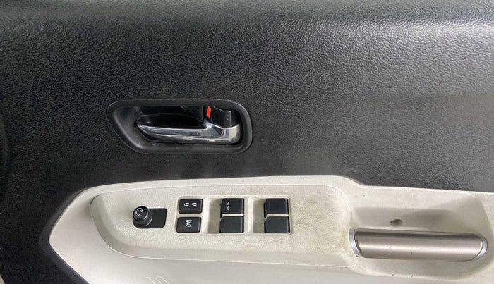 2017 Maruti IGNIS DELTA 1.2 AMT, Petrol, Automatic, 21,277 km, Driver Side Door Panels Control