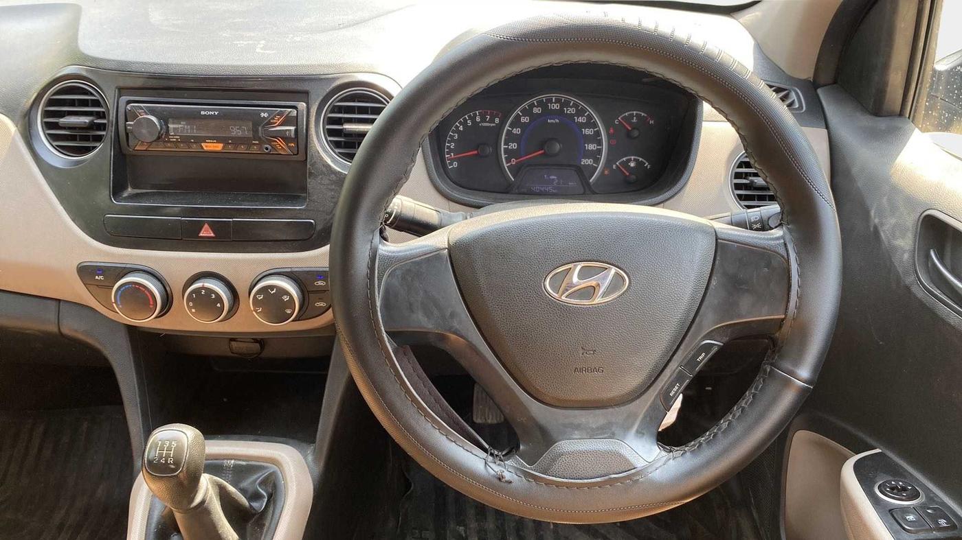 2017 Hyundai Grand i10 MAGNA 1.2 KAPPA VTVT, Petrol, Manual, 40,416 km, Steering Wheel Close Up