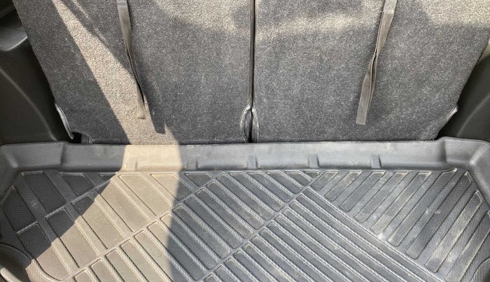 2021 Maruti XL6 ZETA AT, Petrol, Automatic, 17,898 km, Boot Inside