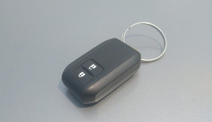 2021 Maruti XL6 ZETA AT, Petrol, Automatic, 17,898 km, Key Close Up