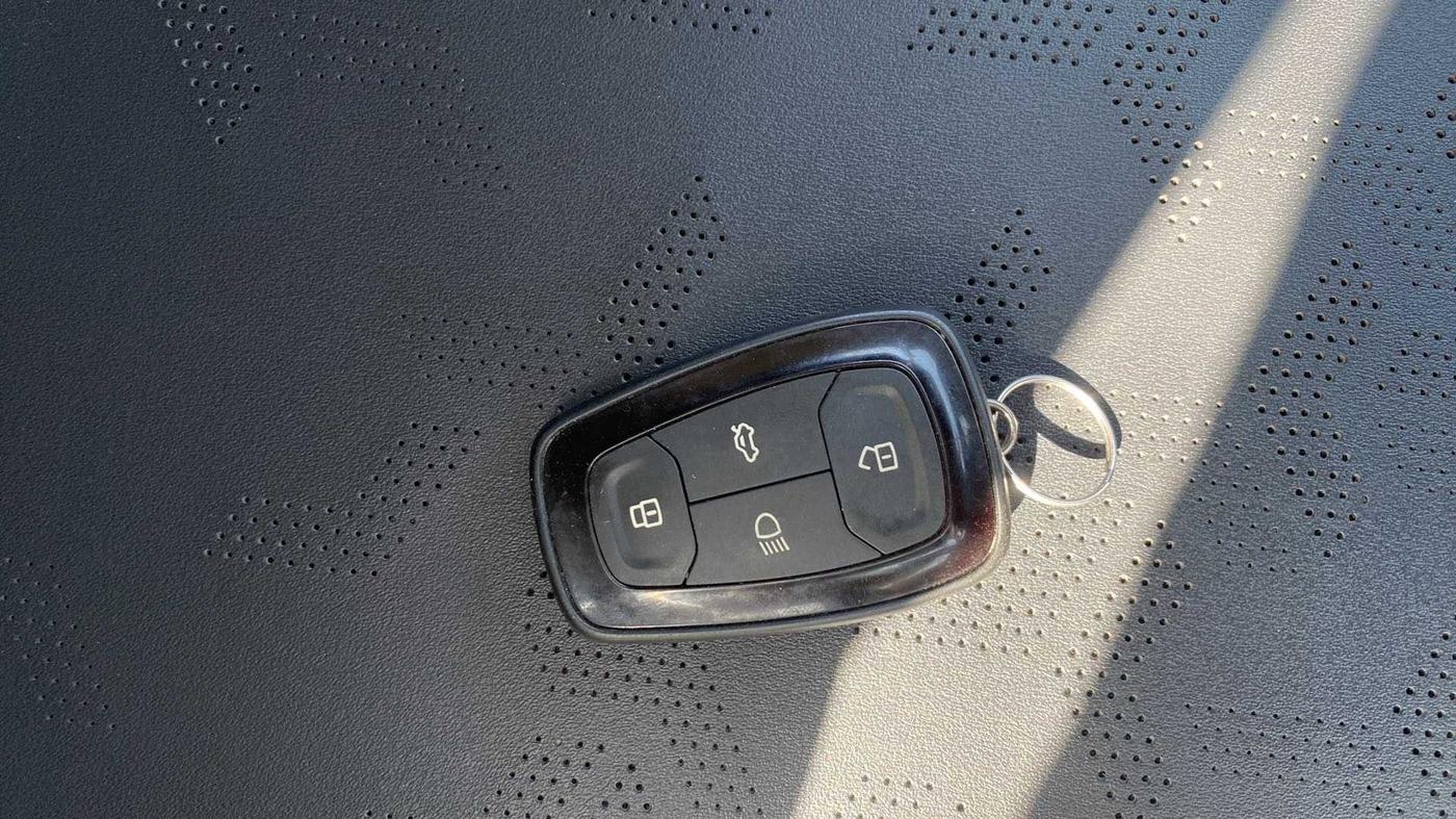 2022 Tata ALTROZ XZA PLUS, Petrol, Automatic, 10,806 km, Key Close Up