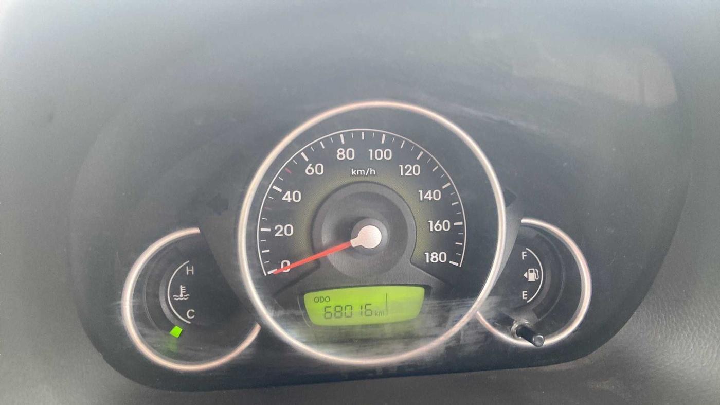 2015 Hyundai Eon MAGNA +, Petrol, Manual, 68,004 km, Odometer Image