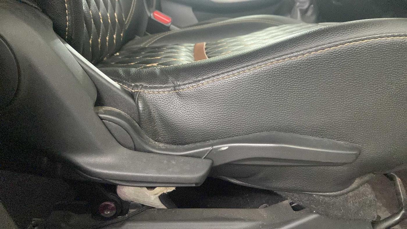 2017 Maruti Baleno ZETA CVT PETROL 1.2, Petrol, Automatic, 38,027 km, Driver Side Adjustment Panel