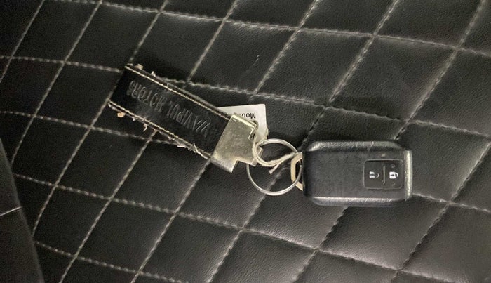 2021 Maruti Baleno ZETA CVT PETROL 1.2, Petrol, Automatic, 45,416 km, Key Close Up