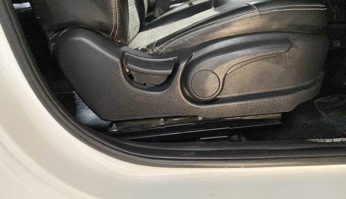 2019 Hyundai Elite i20 SPORTZ PLUS 1.4 CRDI, Diesel, Manual, 32,489 km, Driver Side Adjustment Panel