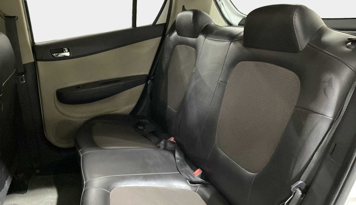2013 Hyundai i20 MAGNA (O) 1.2, Petrol, Manual, 68,039 km, Right Side Rear Door Cabin