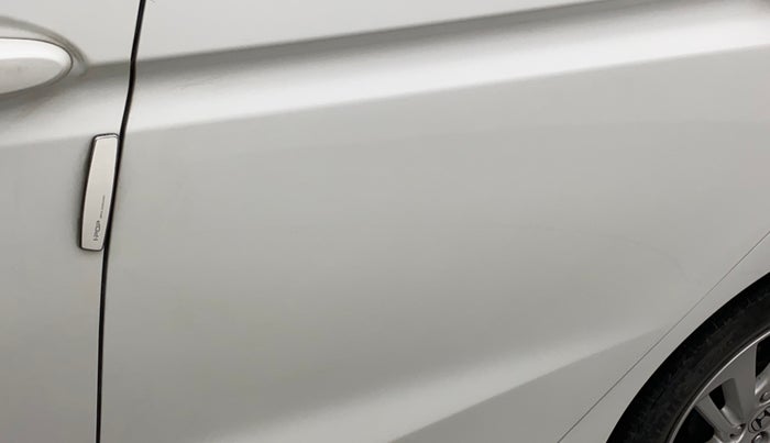 2017 Honda Jazz 1.2L I-VTEC V AT, Petrol, Automatic, 33,497 km, Rear left door - Minor scratches