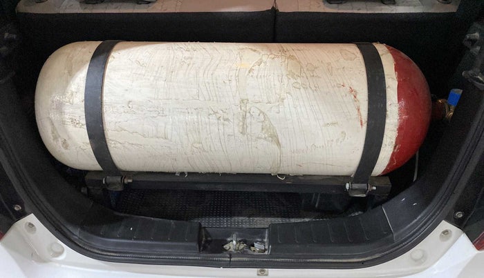 2015 Maruti Wagon R 1.0 VXI, CNG, Manual, 34,816 km, Boot Inside