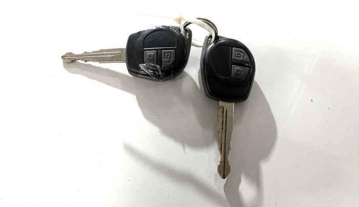 2015 Maruti Wagon R 1.0 VXI, CNG, Manual, 34,816 km, Key Close Up