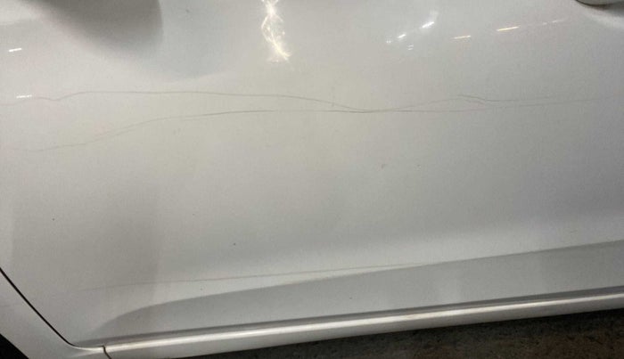 2018 Hyundai Elite i20 SPORTZ 1.2, Petrol, Manual, 66,529 km, Front passenger door - Minor scratches