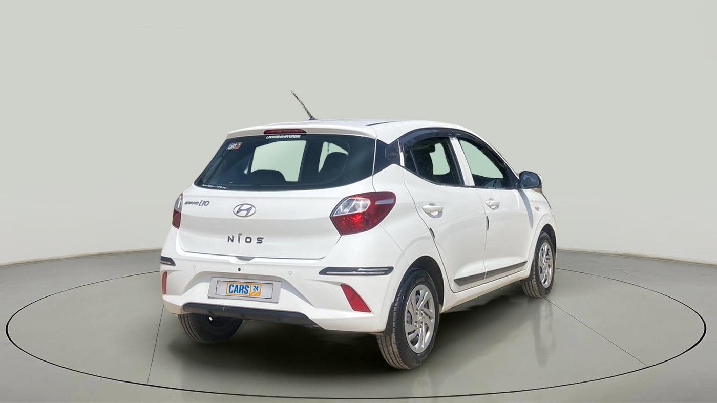 2021 Hyundai GRAND I10 NIOS MAGNA 1.2 KAPPA VTVT, Petrol, Manual, 13,308 km, Right Back Diagonal