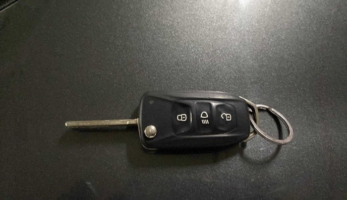 2021 Tata Tiago XZA PLUS PETROL, Petrol, Automatic, 13,934 km, Key Close Up