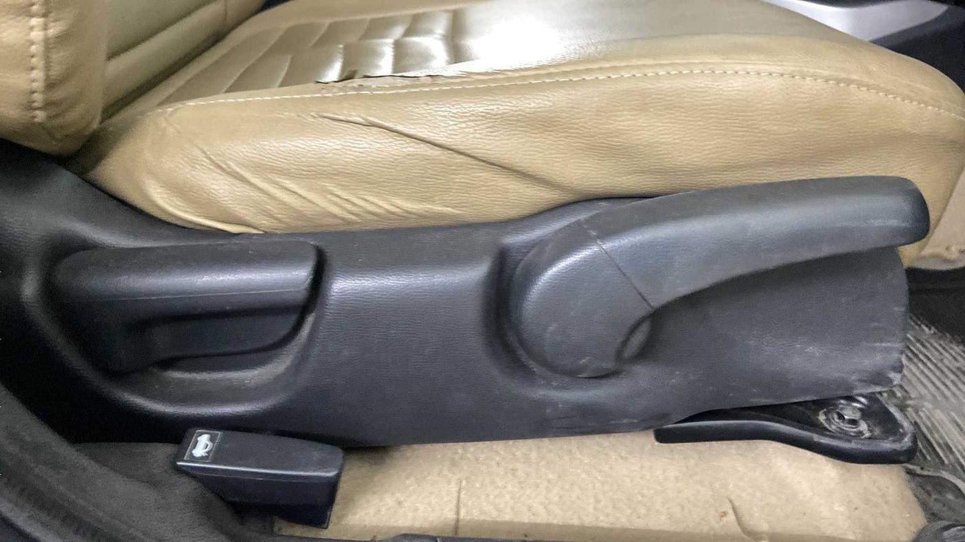 2019 Honda City 1.5L I-VTEC V MT, Petrol, Manual, 42,543 km, Driver Side Adjustment Panel