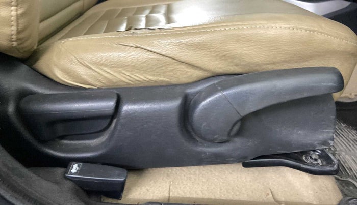 2019 Honda City 1.5L I-VTEC V MT, Petrol, Manual, 42,543 km, Driver Side Adjustment Panel