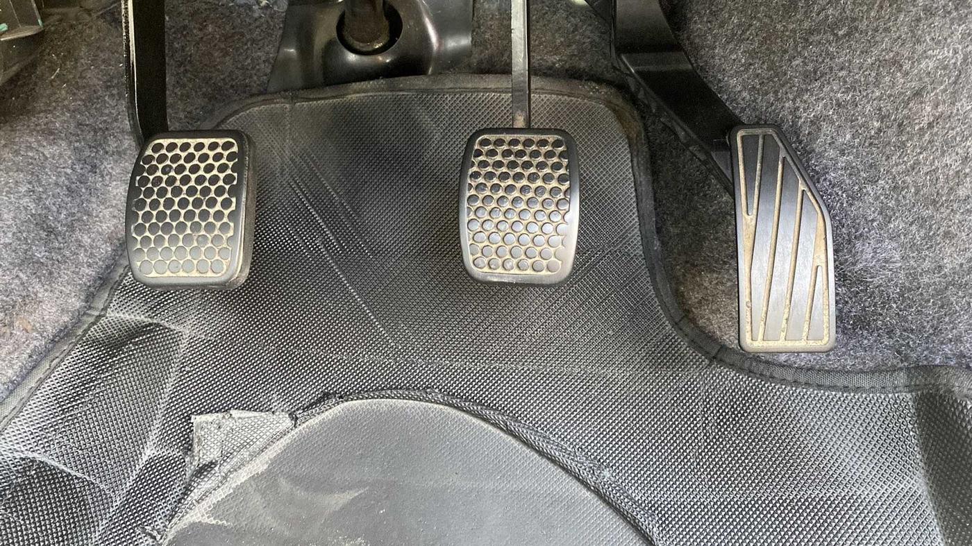 2018 Maruti Alto 800 LXI, Petrol, Manual, 45,764 km, Pedals