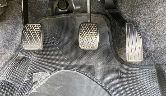 2018 Maruti Alto 800 LXI, Petrol, Manual, 45,764 km, Pedals