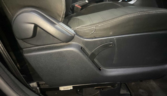 2017 Ford Ecosport TITANIUM 1.5L DIESEL, Diesel, Manual, 70,767 km, Driver Side Adjustment Panel