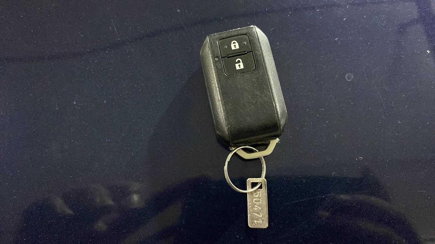 2020 Maruti Swift ZXI PLUS AMT, Petrol, Automatic, 29,404 km, Key Close Up
