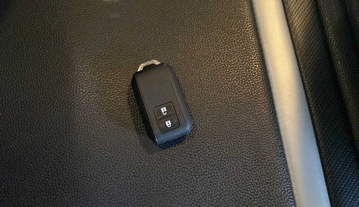 2021 Maruti Baleno ZETA PETROL 1.2, Petrol, Manual, 14,112 km, Key Close Up