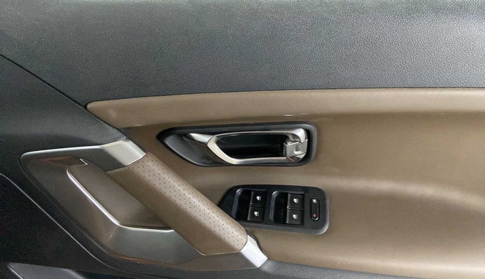 2019 Tata Harrier XZ 2.0L, Diesel, Manual, 25,979 km, Driver Side Door Panels Control