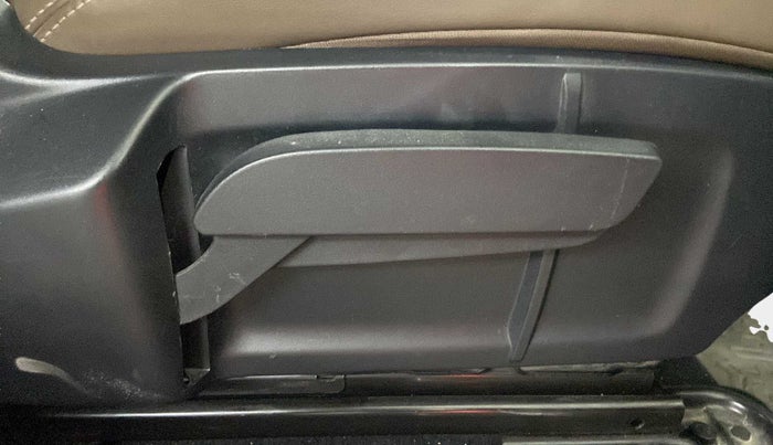2019 Tata Harrier XZ 2.0L, Diesel, Manual, 25,979 km, Driver Side Adjustment Panel