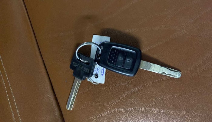 2017 Honda WR-V 1.2L I-VTEC VX MT, Petrol, Manual, 53,104 km, Key Close Up