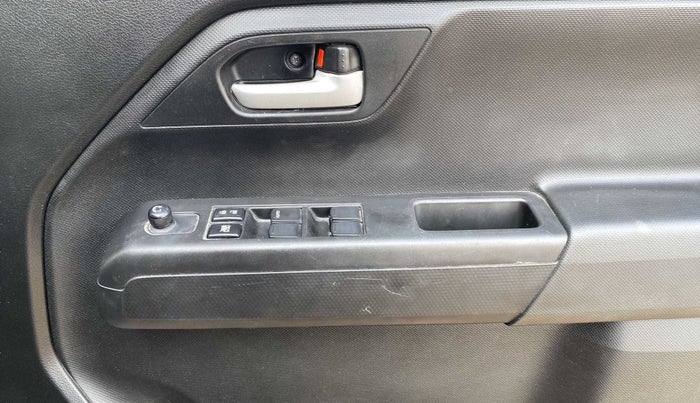 2022 Maruti New Wagon-R ZXI 1.2, Petrol, Manual, 6,360 km, Driver Side Door Panels Control