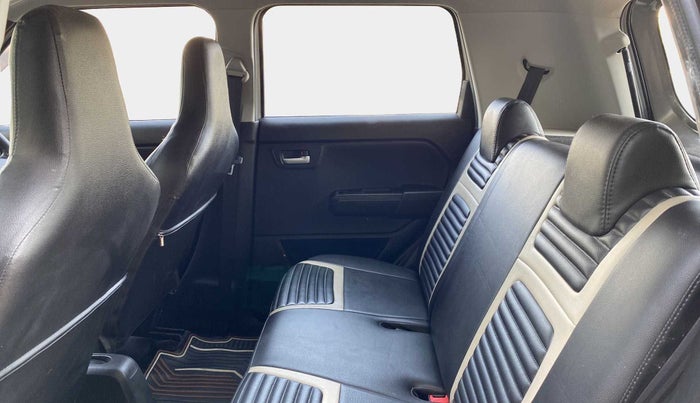 2022 Maruti New Wagon-R ZXI 1.2, Petrol, Manual, 6,360 km, Right Side Rear Door Cabin