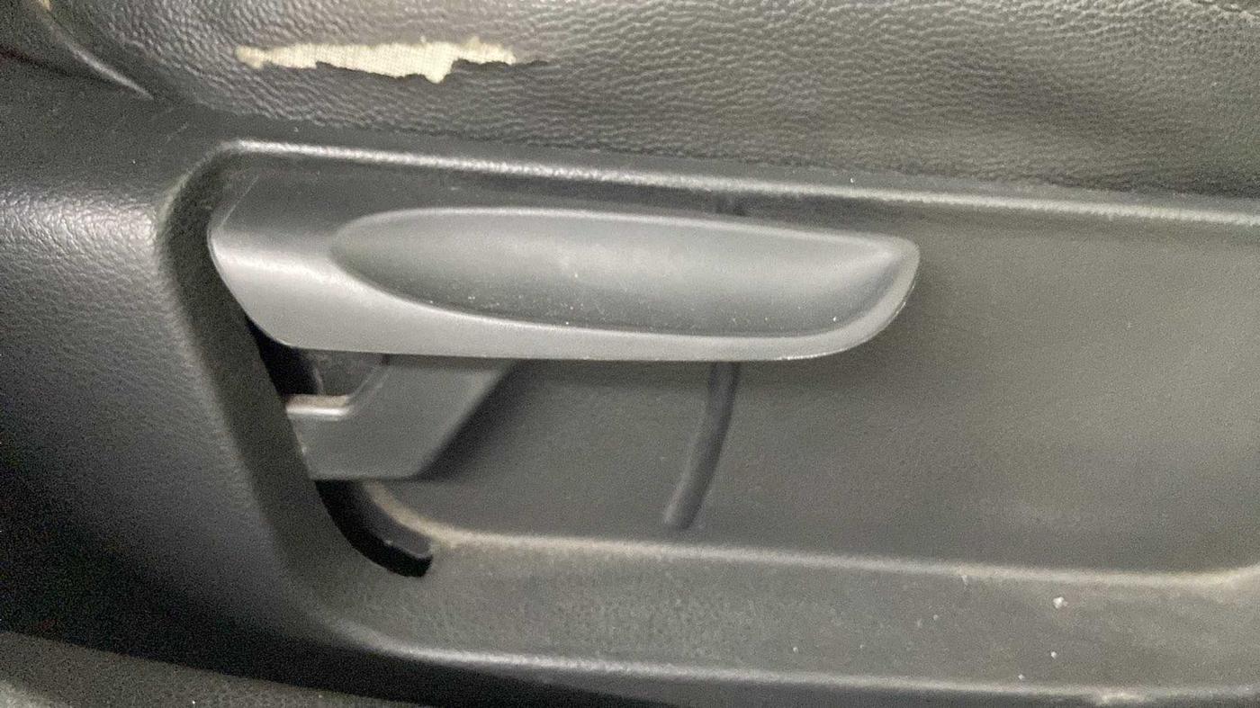 2019 Volkswagen Polo COMFORTLINE 1.0L MPI, Petrol, Manual, 25,786 km, Driver Side Adjustment Panel
