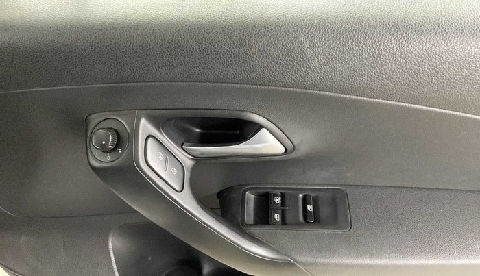 2019 Volkswagen Polo COMFORTLINE 1.0L MPI, Petrol, Manual, 25,786 km, Driver Side Door Panels Control