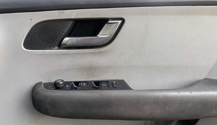 2020 Tata ALTROZ XZ PETROL, Petrol, Manual, 93,526 km, Driver Side Door Panels Control