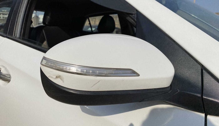 2017 Hyundai Elite i20 SPORTZ 1.2, CNG, Manual, 95,103 km, Right rear-view mirror - Minor scratches