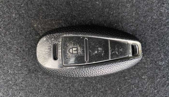2022 Toyota URBAN CRUISER PREMIUM GRADE AT, Petrol, Automatic, 23,718 km, Key Close Up