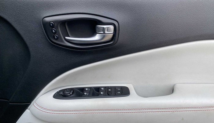 2020 Jeep Compass LIMITED PLUS PETROL AT, Petrol, Automatic, 30,131 km, Driver Side Door Panels Control