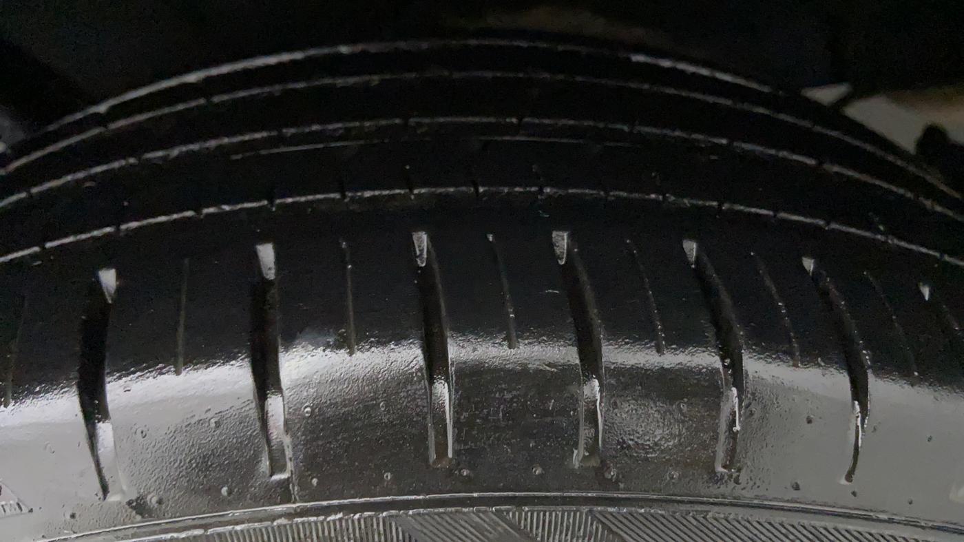 2020 Toyota Glanza V CVT, Petrol, Automatic, 35,636 km, Left Front Tyre Tread