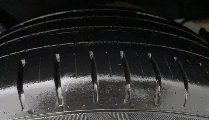2020 Toyota Glanza V CVT, Petrol, Automatic, 35,636 km, Left Front Tyre Tread
