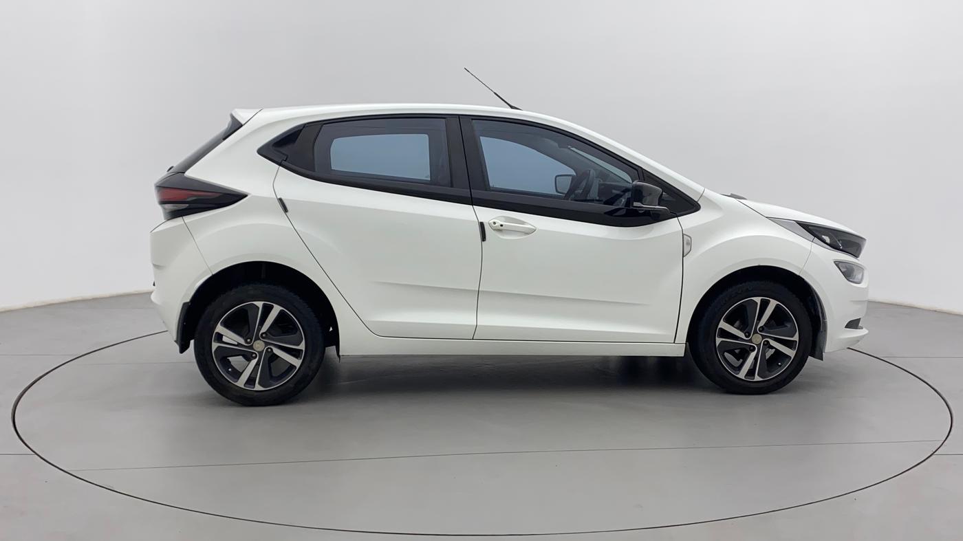 2020 Tata ALTROZ XZ PETROL, Petrol, Manual, 30,423 km, Right Side View