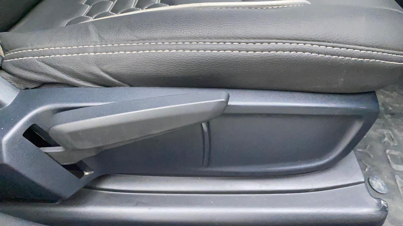 2020 Tata ALTROZ XZ PETROL, Petrol, Manual, 30,423 km, Driver Side Adjustment Panel