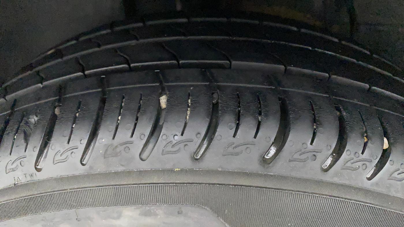 2020 Tata ALTROZ XZ PETROL, Petrol, Manual, 30,423 km, Right Rear Tyre Tread