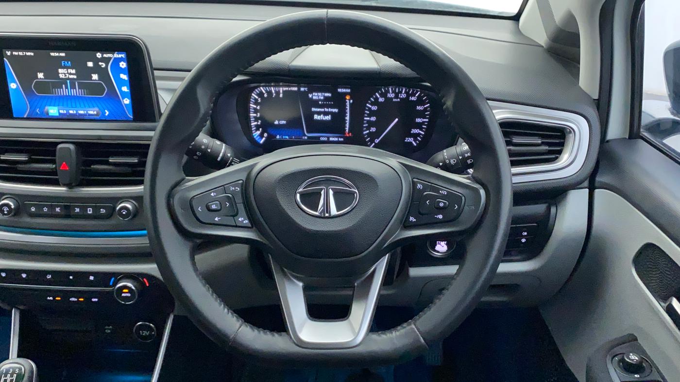 2020 Tata ALTROZ XZ PETROL, Petrol, Manual, 30,423 km, Steering Wheel Close Up