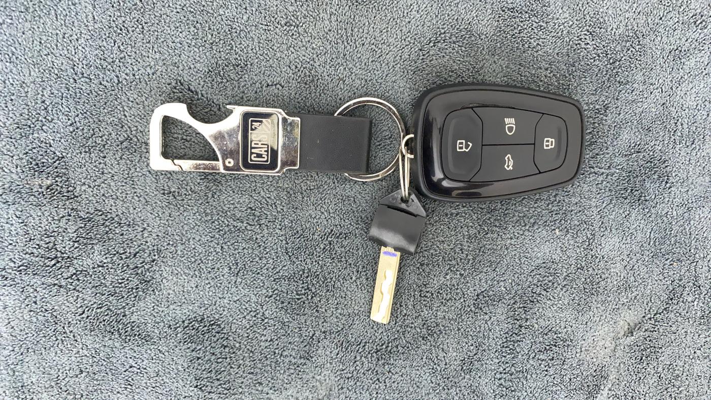2020 Tata ALTROZ XZ PETROL, Petrol, Manual, 30,423 km, Key Close Up