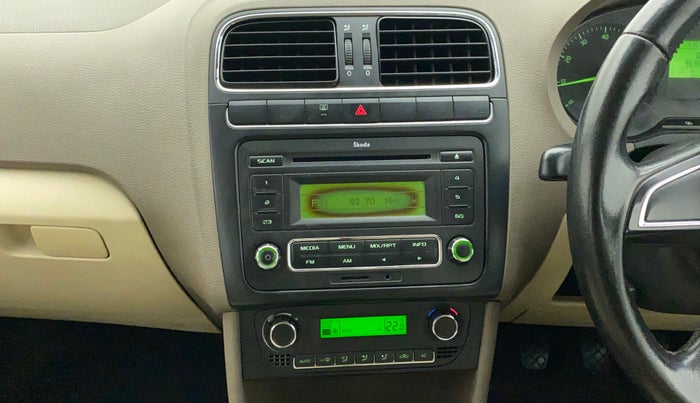2013 Skoda Rapid ELEGANCE 1.6 MPI MT, Petrol, Manual, 96,965 km, Air Conditioner
