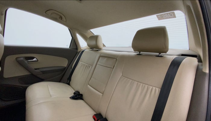 2013 Skoda Rapid ELEGANCE 1.6 MPI MT, Petrol, Manual, 96,965 km, Right Side Rear Door Cabin