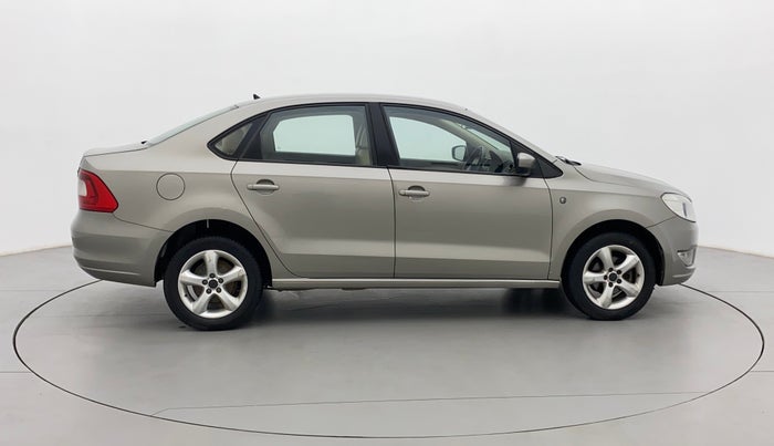 2013 Skoda Rapid ELEGANCE 1.6 MPI MT, Petrol, Manual, 96,965 km, Right Side View