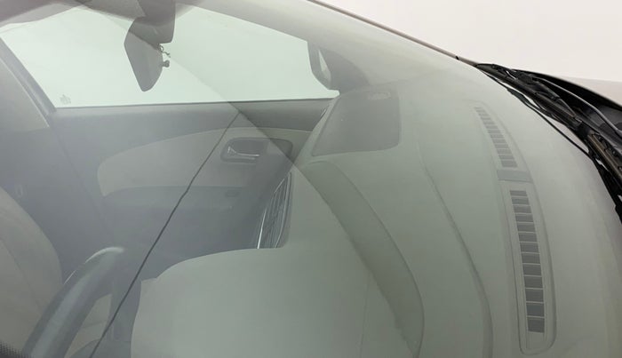 2013 Skoda Rapid ELEGANCE 1.6 MPI MT, Petrol, Manual, 96,965 km, Front windshield - Minor spot on windshield