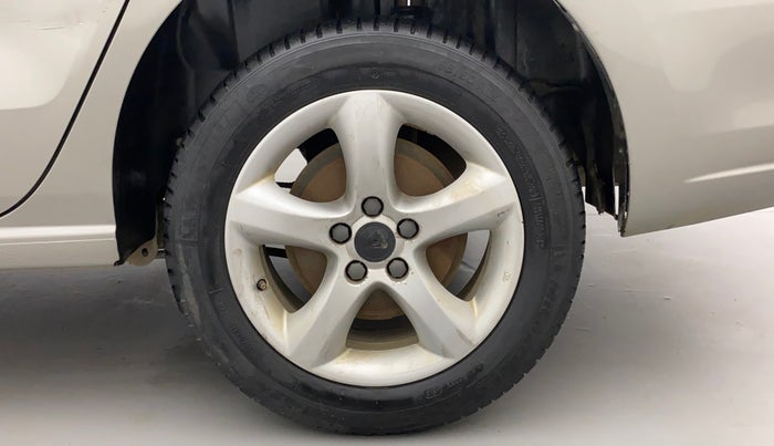 2013 Skoda Rapid ELEGANCE 1.6 MPI MT, Petrol, Manual, 96,965 km, Left Rear Wheel